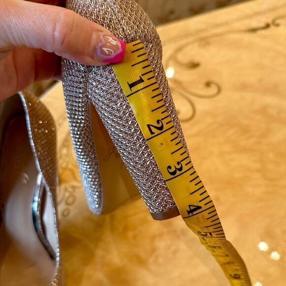 Badgley Mischka rose gold beige heels - Picture 16 of 16